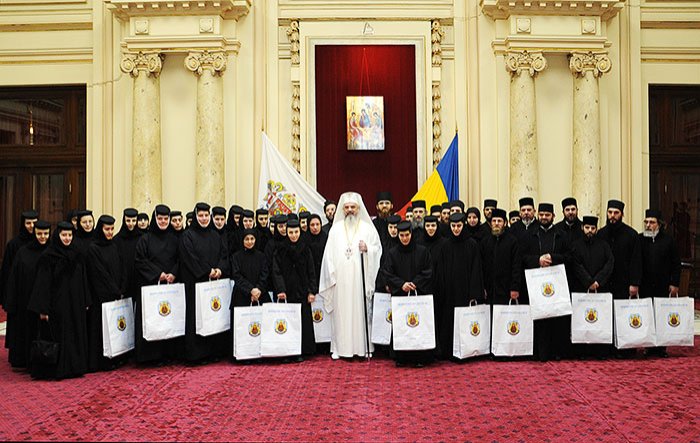 Recunoştinţă şi binecuvântare pentru vieţuitorii din mănăstire 92220