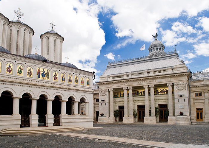 Atac dezonorant pentru autor şi cotidian 92278