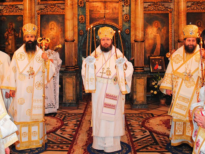 Dublă aniversare pentru Preasfinţitul Sofronie 92285