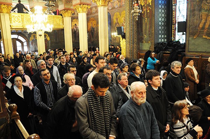 Liturghia Darurilor mai înainte sfinţite anticipează Învierea 92312