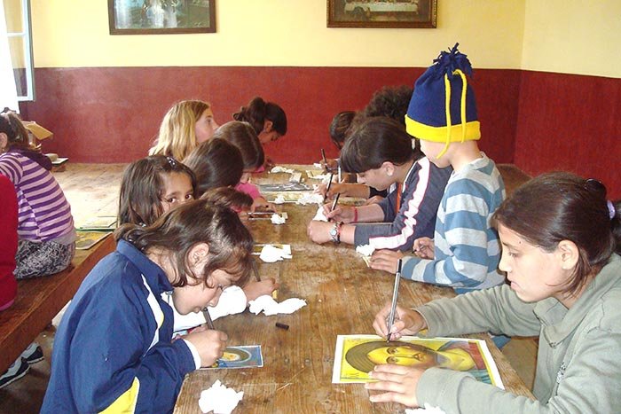 Abandonul şcolar în atenţia parohiilor ortodoxe 92406