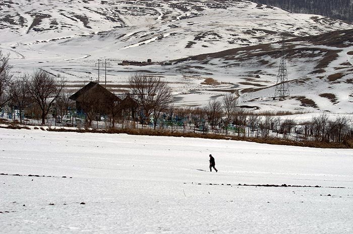 La bisericuţa din Păuşeşti, istoria aşezării s-a scris pe lemn 92433