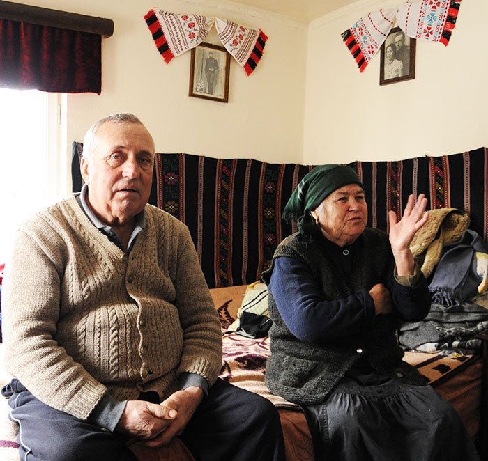 O zi cu pâine caldă în familia Enciu 92498