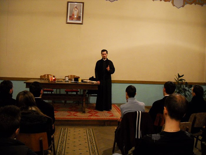 Noi activităţi ale ascoriştilor craioveni în Postul Mare 92535