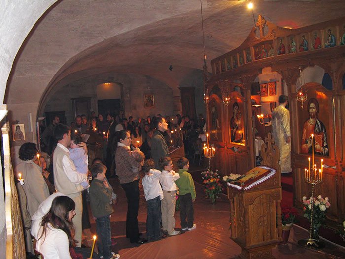 Biserica din catacombele Parisului 92586