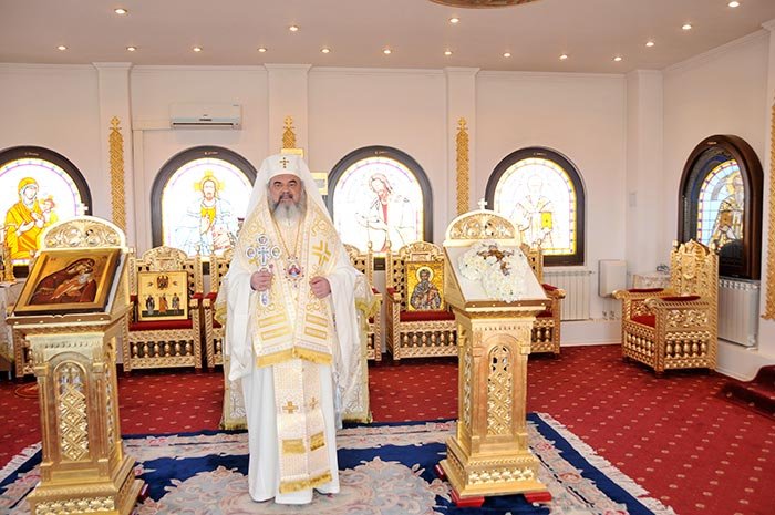 Sfânta Cruce este izvorul puterii de a birui patimile 92610