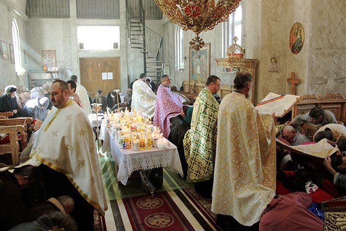 După tradiţie, aproape de cei în suferinţă 92633