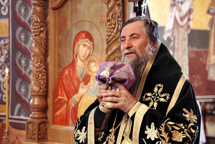 Liturghii arhiereşti în Duminica Sfintei Cruci 92638