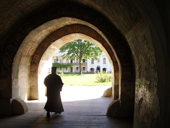 Singură smerenia 92648