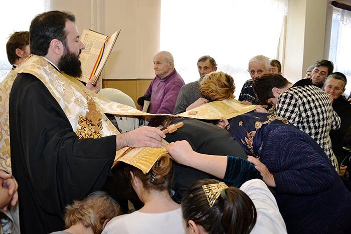 Taina Sfântului Maslu la Spitalul Orăşenesc din Oţelu Roşu 92675