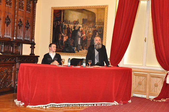 „Să fii om de caracter? Cui ajută asta?“ 92688