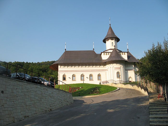 Ctitori şi vieţuitori ai Pângăraţilor (II) 92828