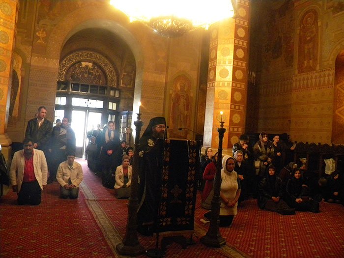 Rugăciune şi meditaţie în Mitropolia Olteniei 92864