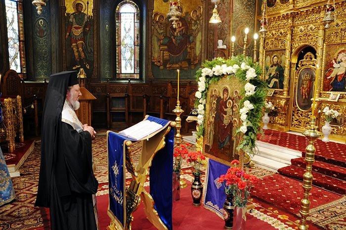 Acatistul, aducător de pace şi de biruinţă 92907