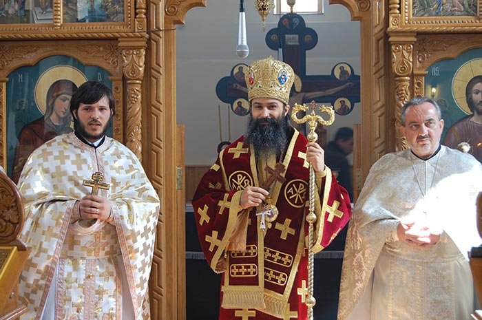 Slujire arhierească în Parohia Uivar 92916