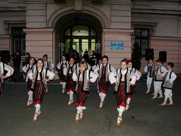 Activităţi dedicate Zilei Persoanelor Autiste, la Bacău şi Iaşi 92941