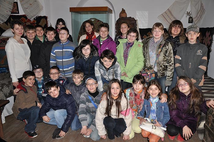 25 de elevi de la Informatică, la „Şezătoare la Mănăstirea Golia“ 92988