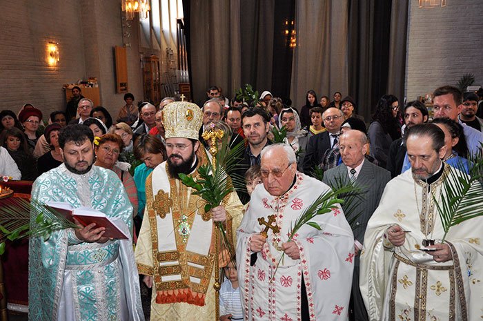 Ierarhii s-au aflat în mijlocul credincioşilor 93067