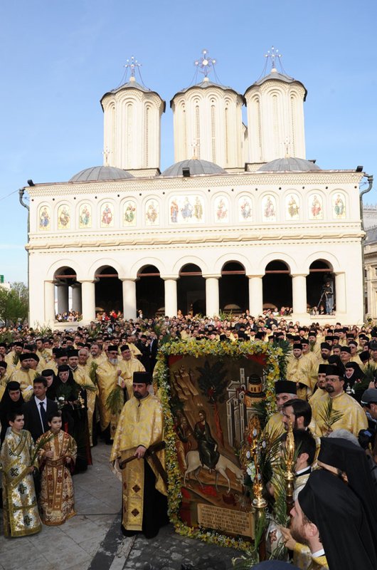 În pelerinaj coboară tainic parfumul veşniciei 93040