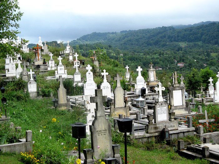 Jertfa şi Învierea lui Hristos, cheia interpretării morţii noastre 93084