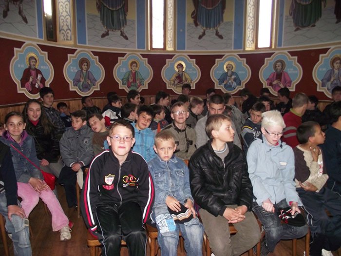 Copiii din Zalău alături de Biserică 93094