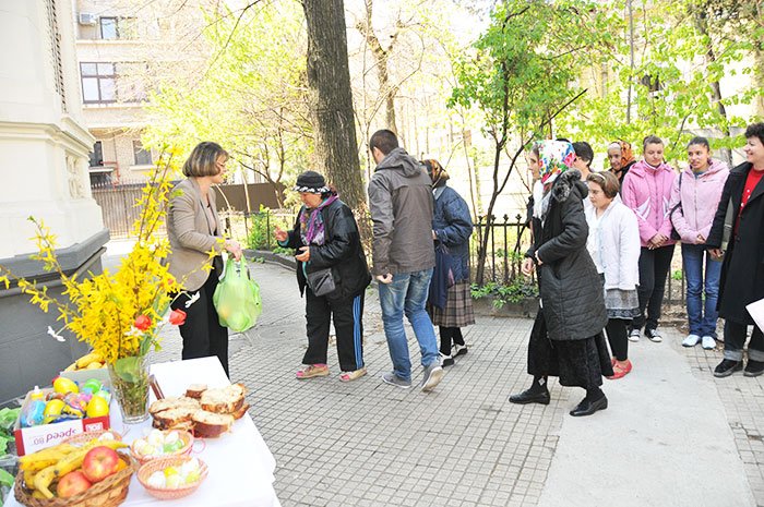 Daruri de Paşti pentru familiile nevoiaşe 93088