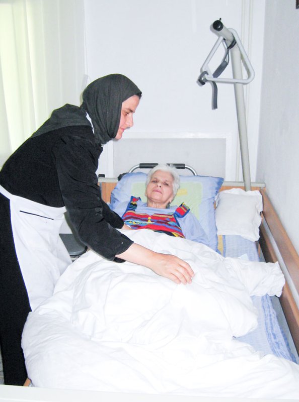 Oameni care aşteaptă darurile noastre 93134