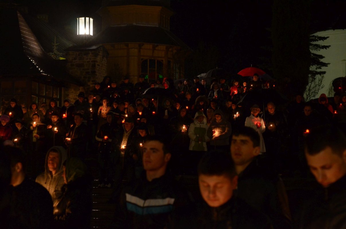 „Hora sfinţilor“ la Mănăstirea Sihăstria 355824