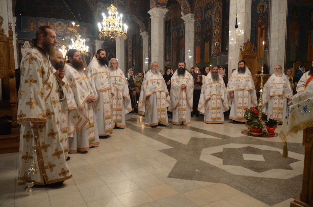 „Hora sfinţilor“ la Mănăstirea Sihăstria 355825