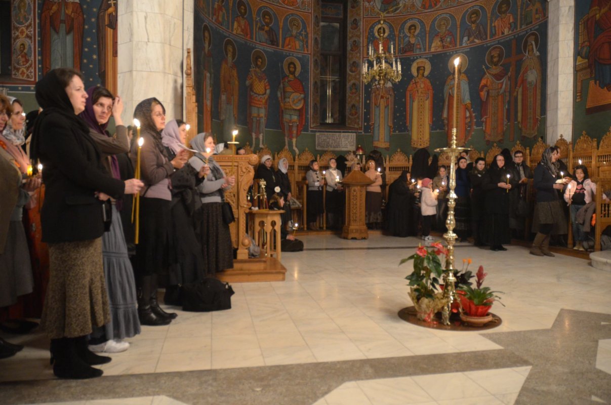 „Hora sfinţilor“ la Mănăstirea Sihăstria 355826