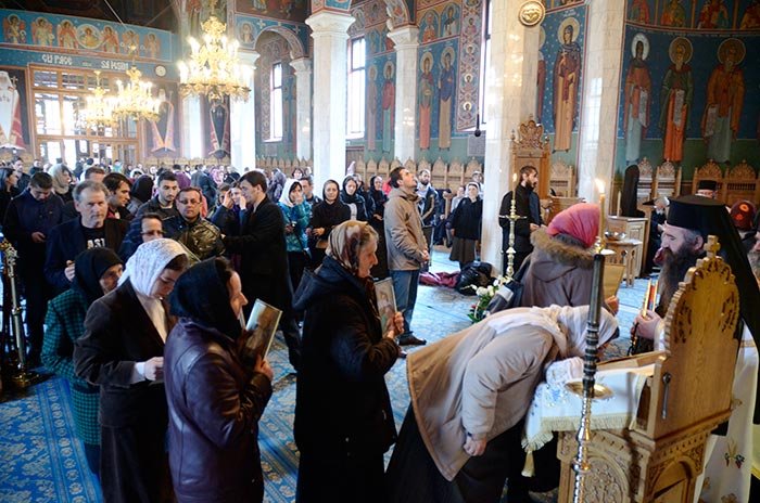 „Hora sfinţilor“ la Mănăstirea Sihăstria 93167