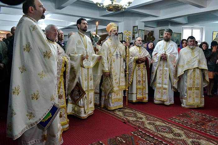 Slujbă arhierească la Biserica Precista 2 din Piatra Neamţ 93179