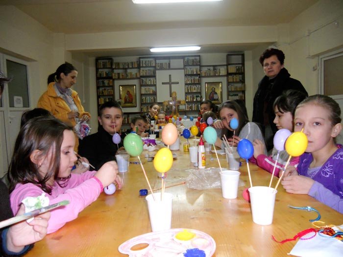 Activităţi cu copiii în Parohia clujeană „Naşterea Domnului“ 93215