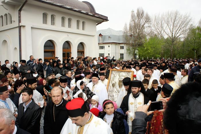 Procesiune pe străzile oraşului Slobozia 93203