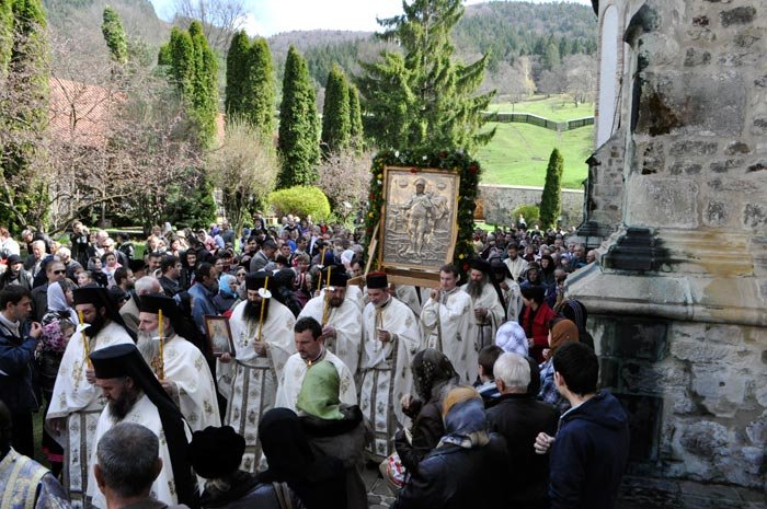 „Maica Domnului este apa cea vie într-o lume însetată şi cuprinsă de moarte“ 93235