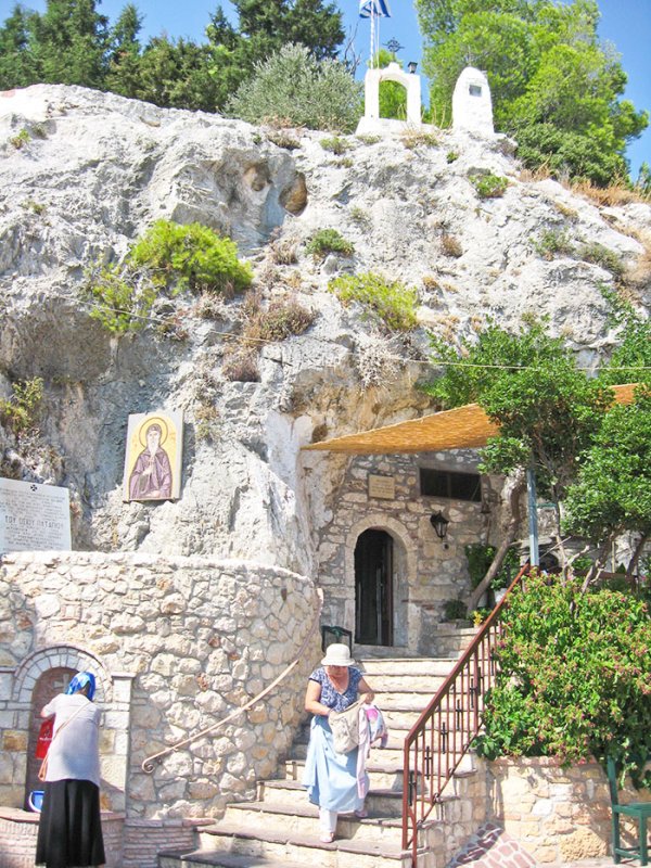 Corabia plutitoare a Sfântului Patapie din văzduhul Corintului 93274