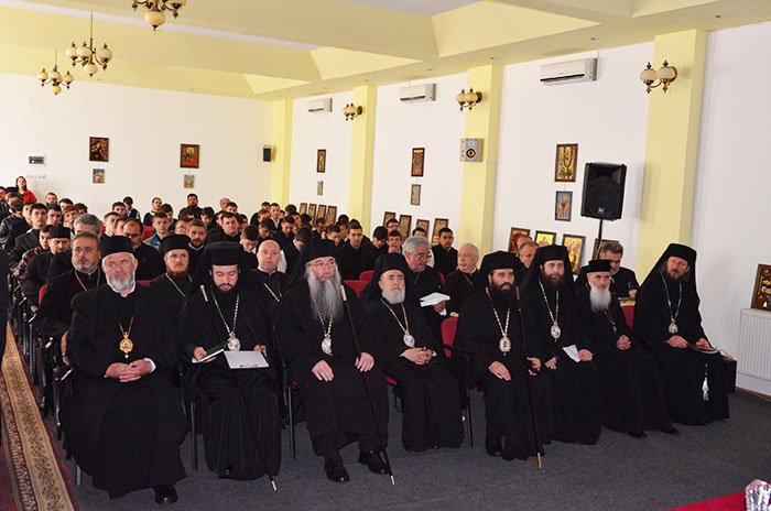 Simpozionul internaţional „Taină şi comuniune“ la Caransebeş 93284