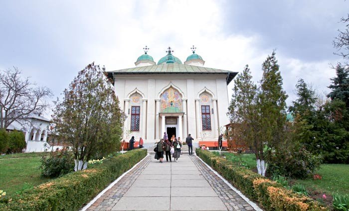 Arhiereul care a sfinţit pământul Olteniei 93424