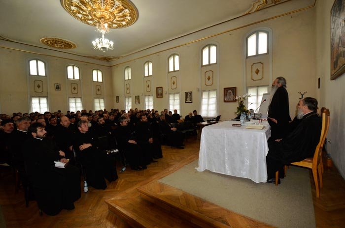 „Suferinţa şi înţelegerea ei prin credinţă“ 93443