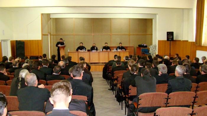 Conferinţe pastoral-misionare în Episcopia Slatinei şi Romanaţilor 93477