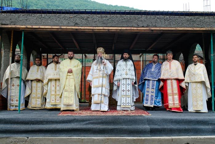 Hram la Mănăstirea Coşuştea-Crivelnic 93475