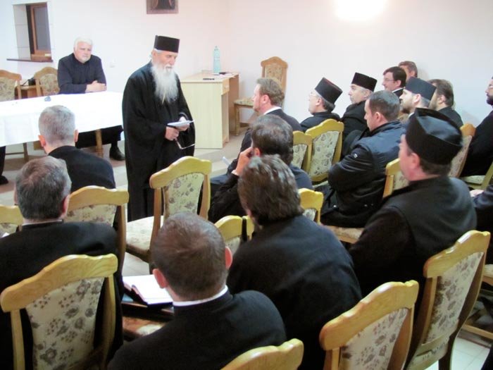 Întruniri preoţeşti în patru protopopiate ale Mitropoliei Moldovei şi Bucovinei 93501