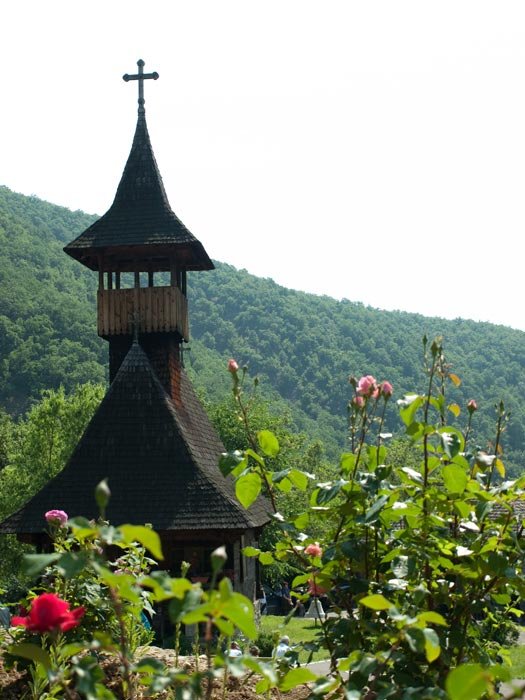 Slujiri arhiereşti în Mitropolia Olteniei 93521