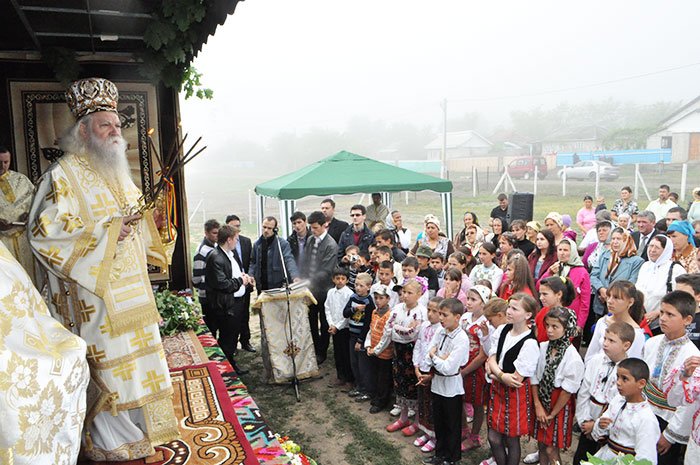 „Credincioşii acestei parohii se înveşnicesc prin construcţia noii biserici“ 93569