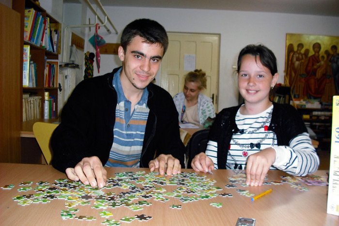 „Voluntariatul? Nevoia de a mă hrăni cu bucuria celorlalţi“ 93632