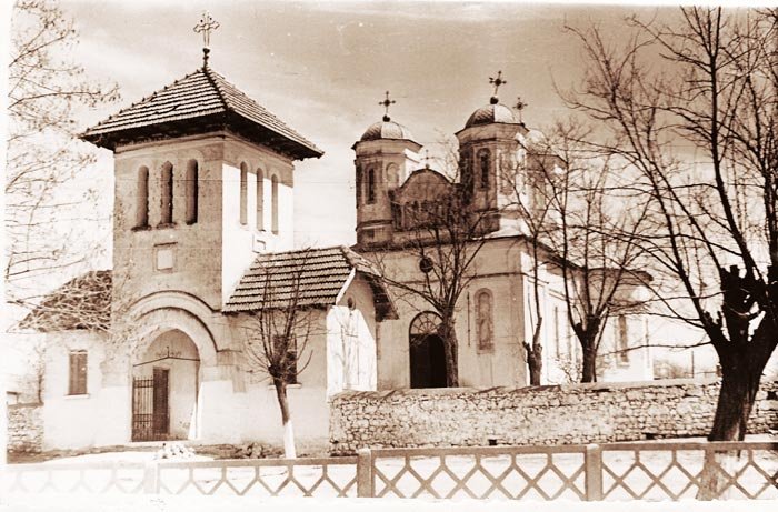 O masă rotundă despre monumentele istorice ale Constanţei 93662