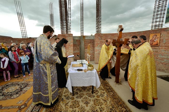 „Această biserică va fi o scară către Cer“ 93697