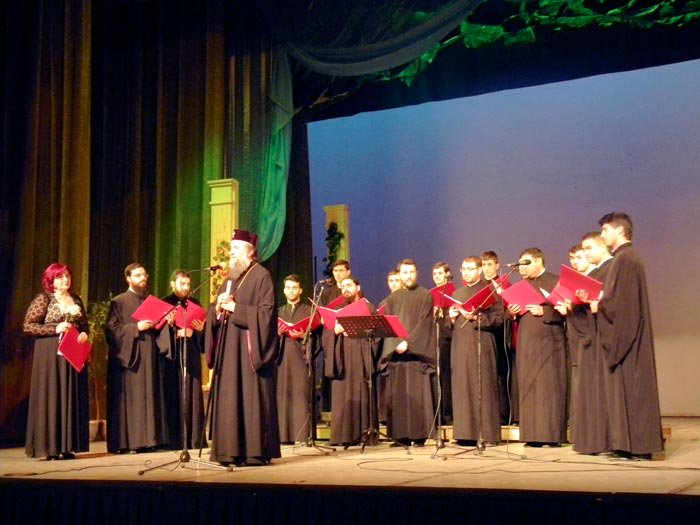 Spectacol dedicat Înălţării şi Zilei Eroilor 93671