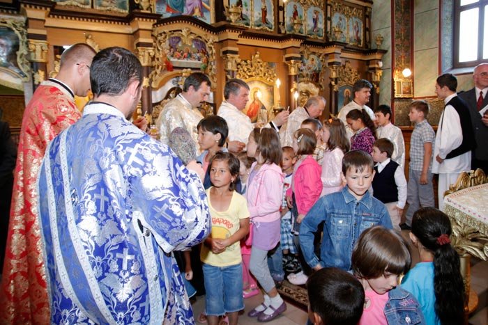 Centru parohial pentru copii şi vârstnici 93708