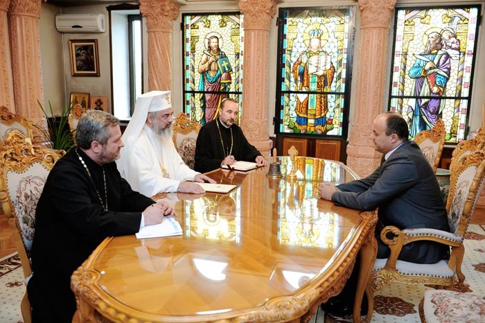 Vizită de prezentare la Patriarhia Română 93735